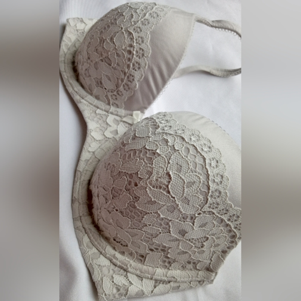 Body By Victoria VS Lightly Lined Demi Convertible White Floral Lace Multi Bra - Picture 9 of 15